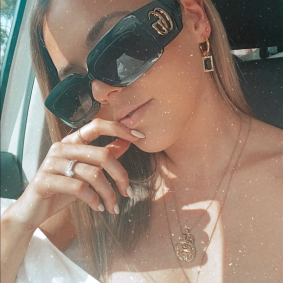 Meet your Posher, Amie - Picture 2 of 5